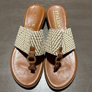 Italian Shoemakers woman’s flip flop sandals, size 9